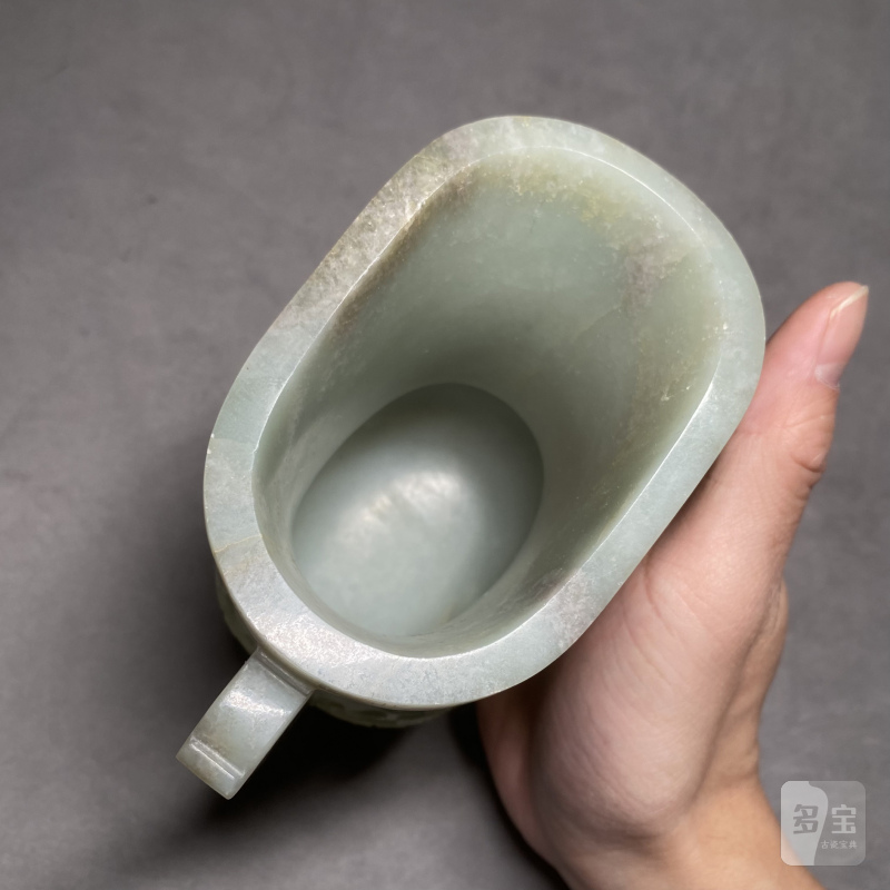 清嘉庆 白玉仿古饕餮纹龙耳觥 - 图6